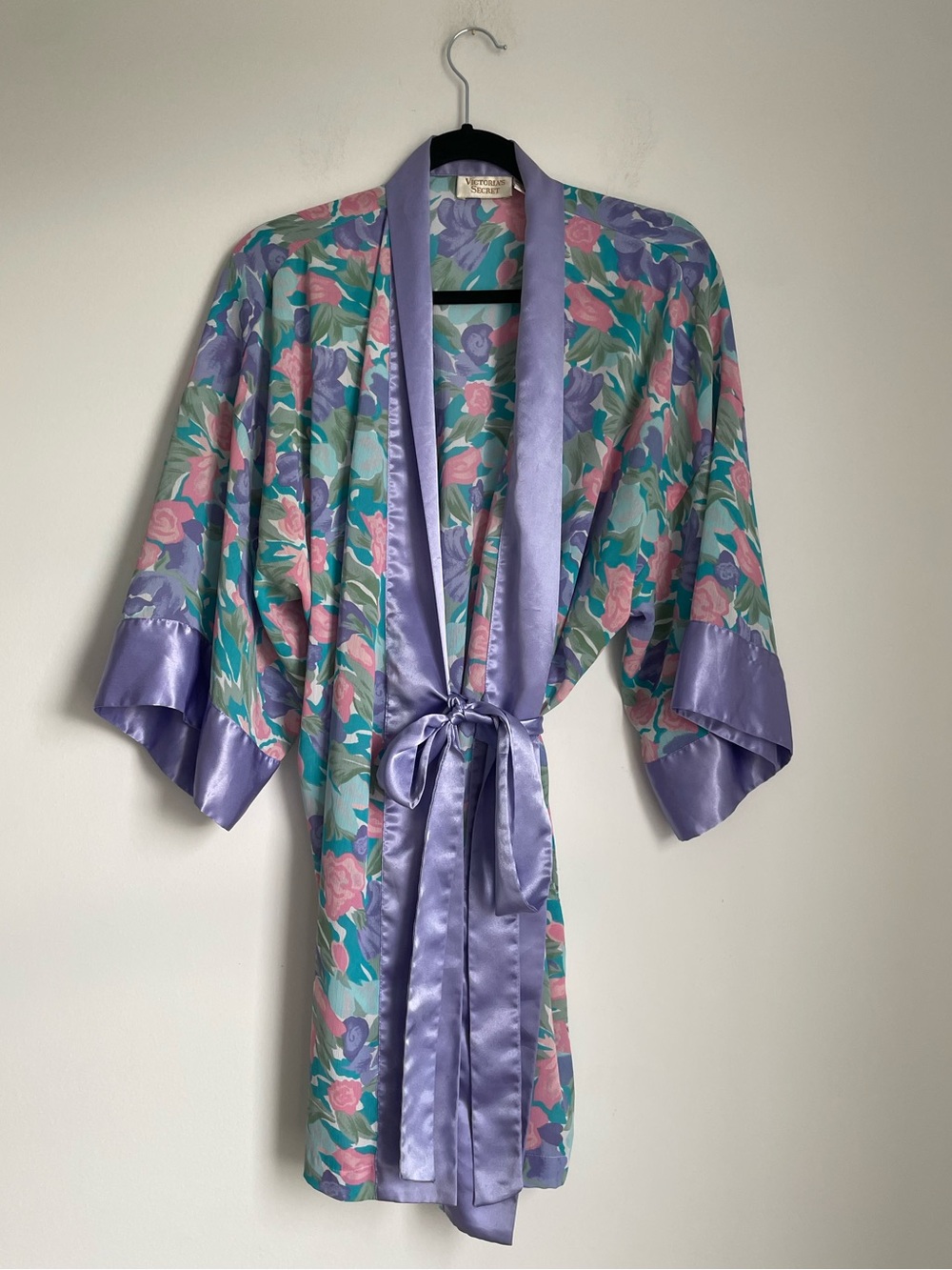 Vintage Y2K Victoria's Secret Gold Label Short Robe OS Purple Floral Satin